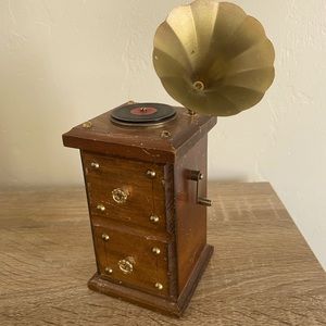 Antique music box 🎶